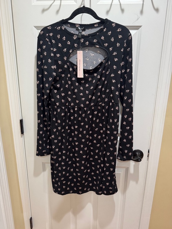 Aqua Black Dress with Pale Pink Floral Cutout - Picture 3 of 7